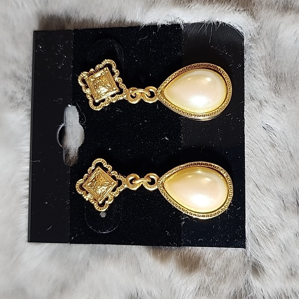 Vintage Gold and Pearl Earrings